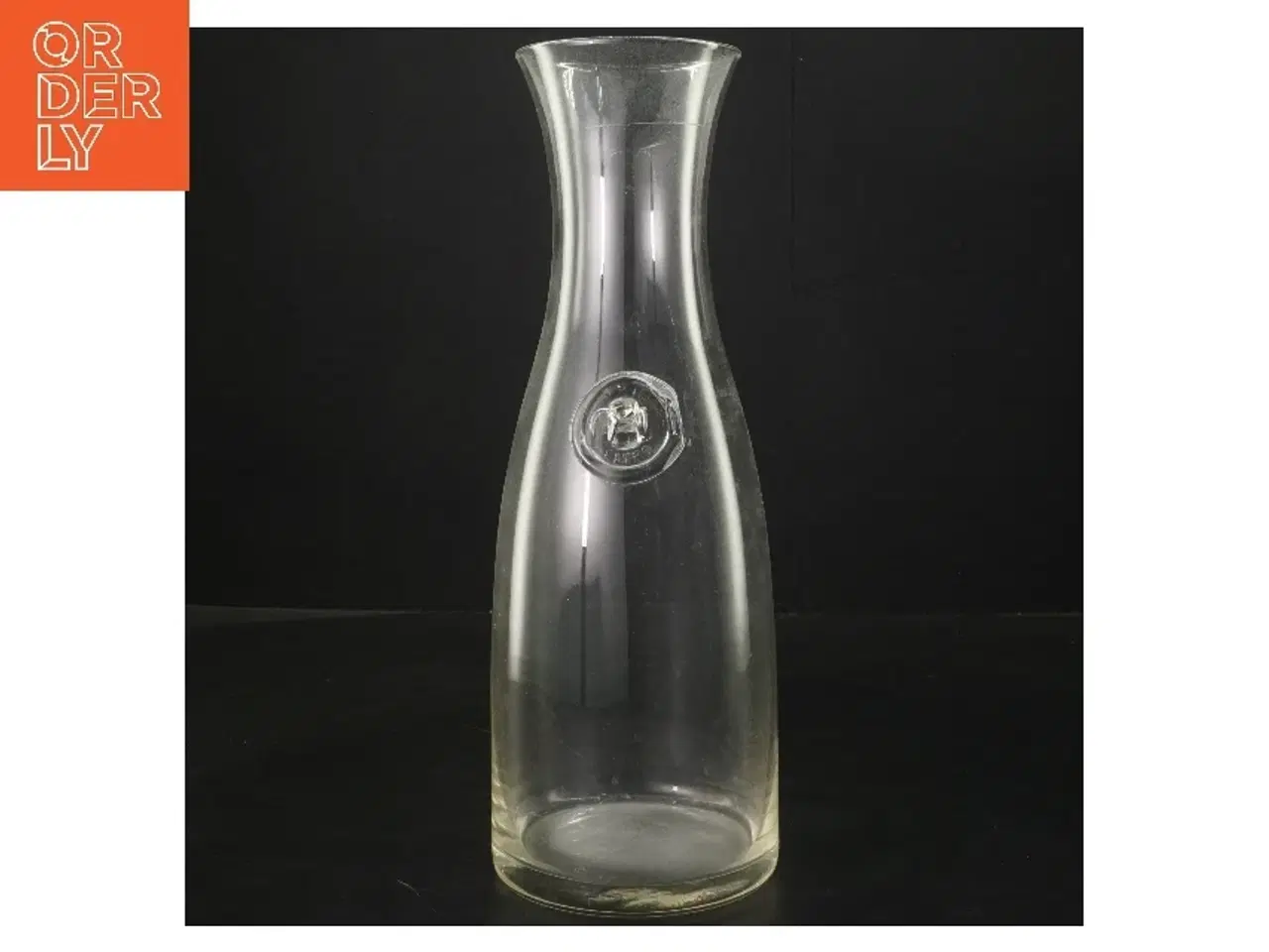 Billede 1 - Glaskaraffel med emblem (str. Ø 7,5 cm længde 27,5 cm)