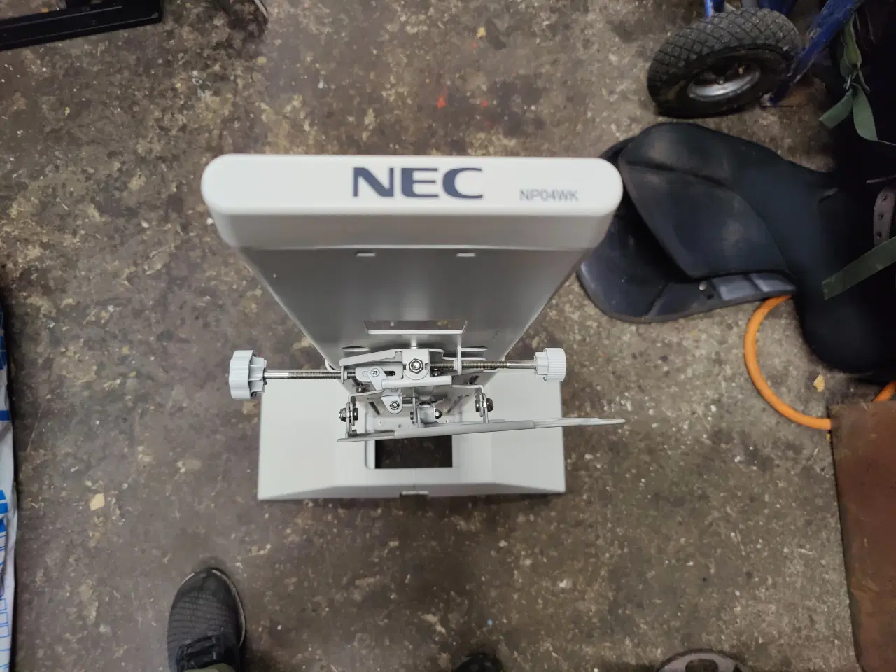 Billede 3 - Projektor NEC UM280W shortthrow inkl. arm.