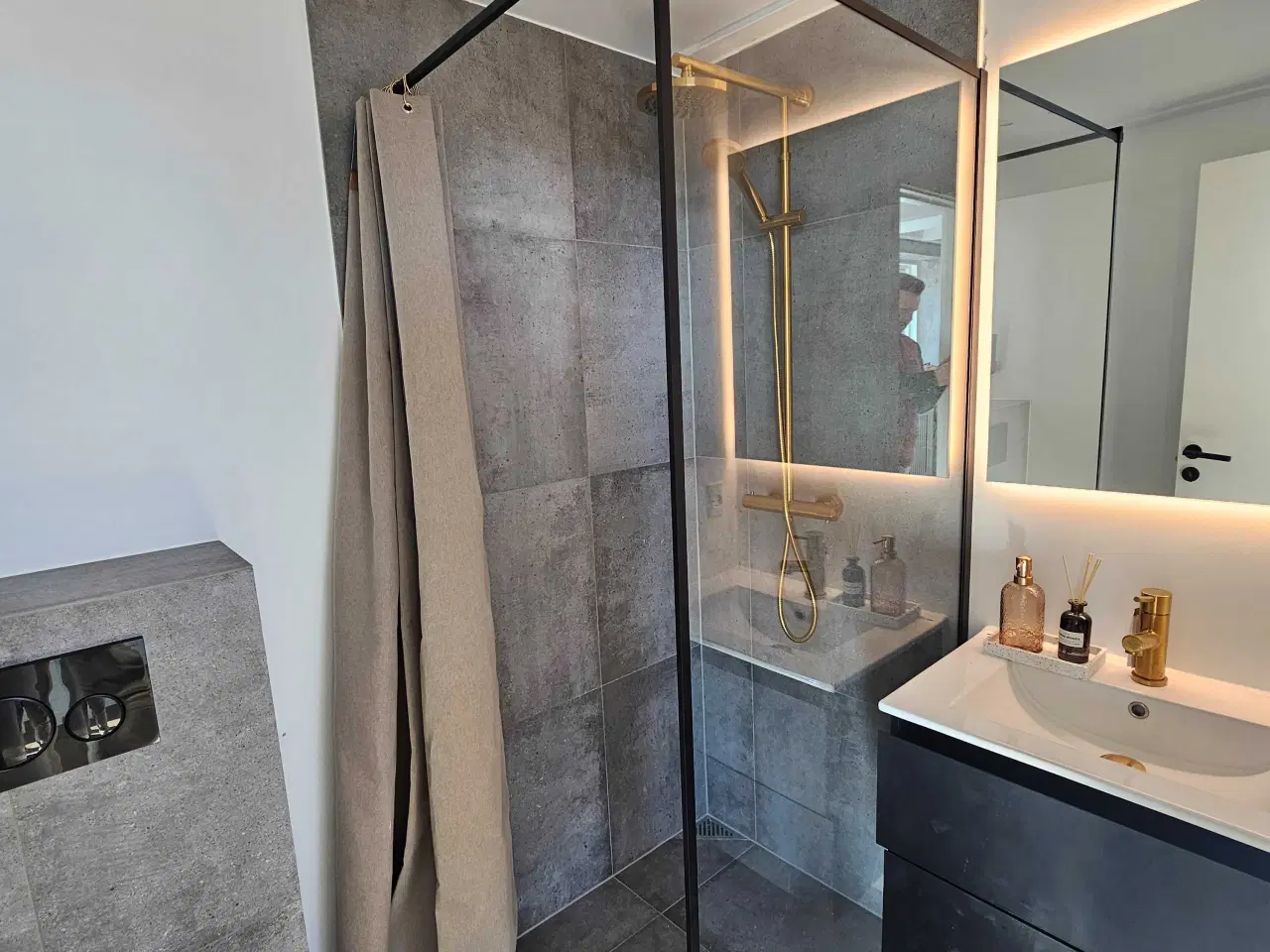 Billede 3 - Unik renoveret og centralt placeret lejlighed med 