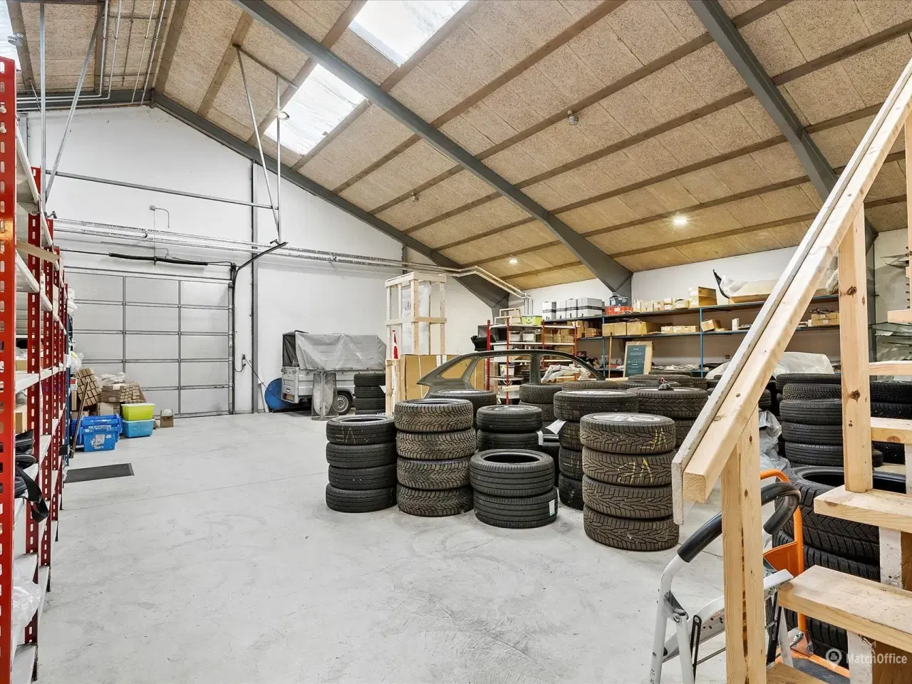 Billede 16 - Bilforretning med meget udenomsplads