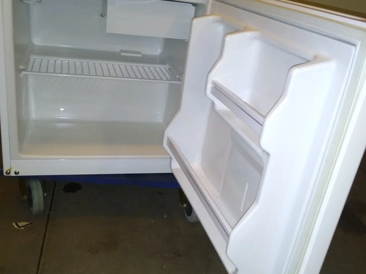 Billede 2 - Frigor køleskab med lille fryser
