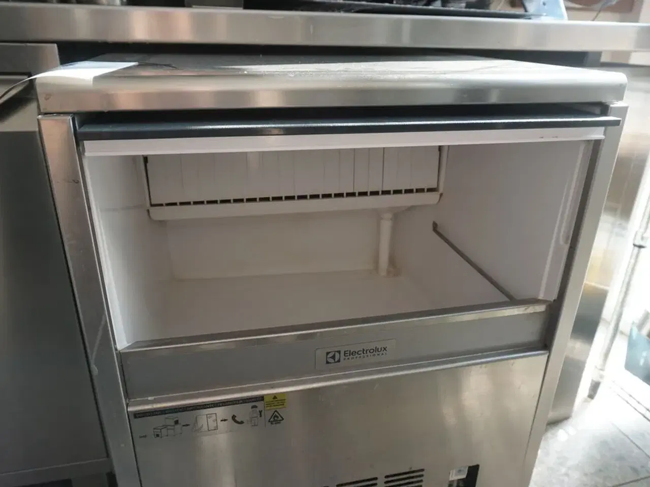 Billede 4 - Isterningmaskine ELECTROLUX