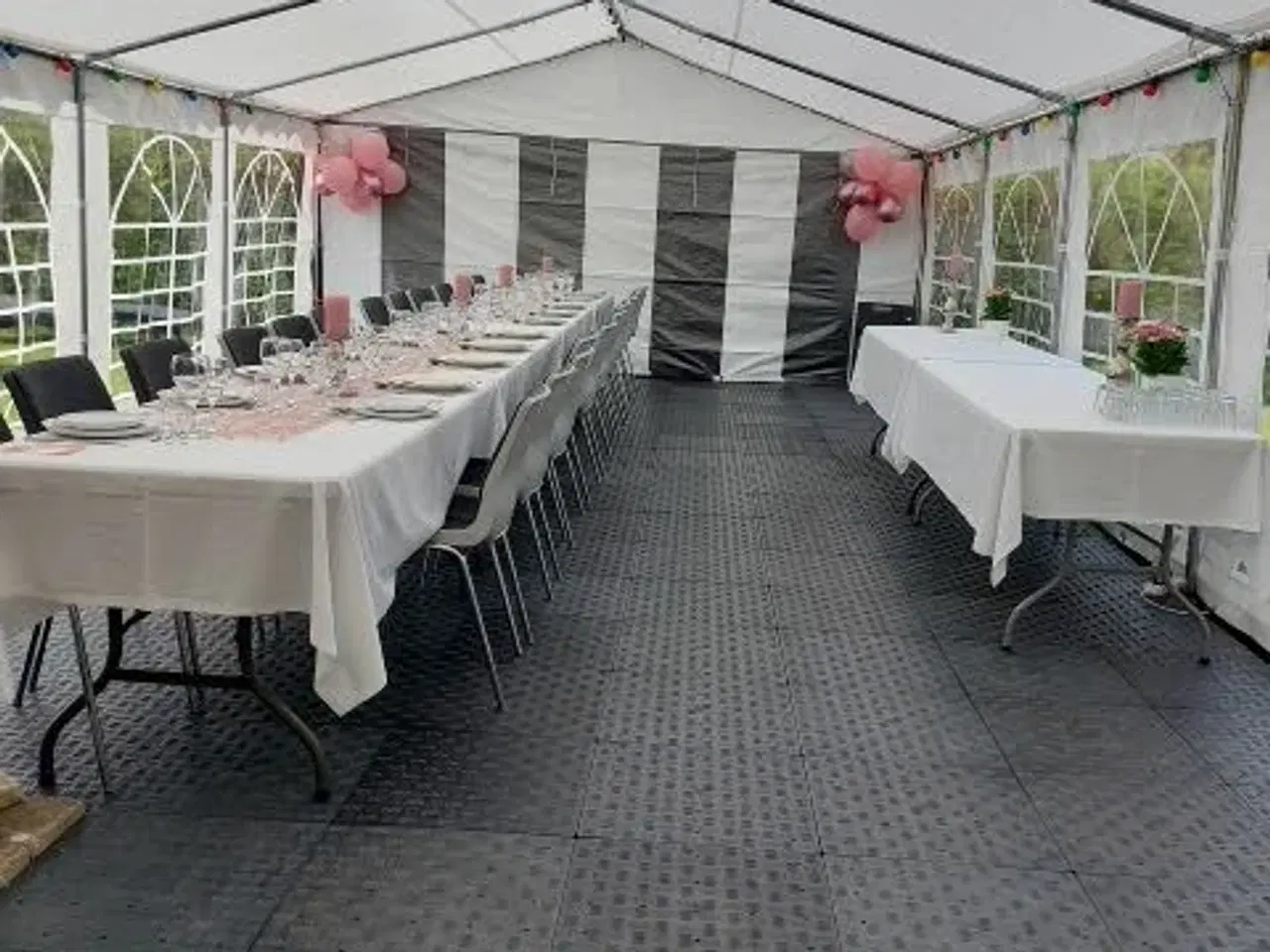 Billede 1 - Udlejes - Gulv / borde / stole til telt