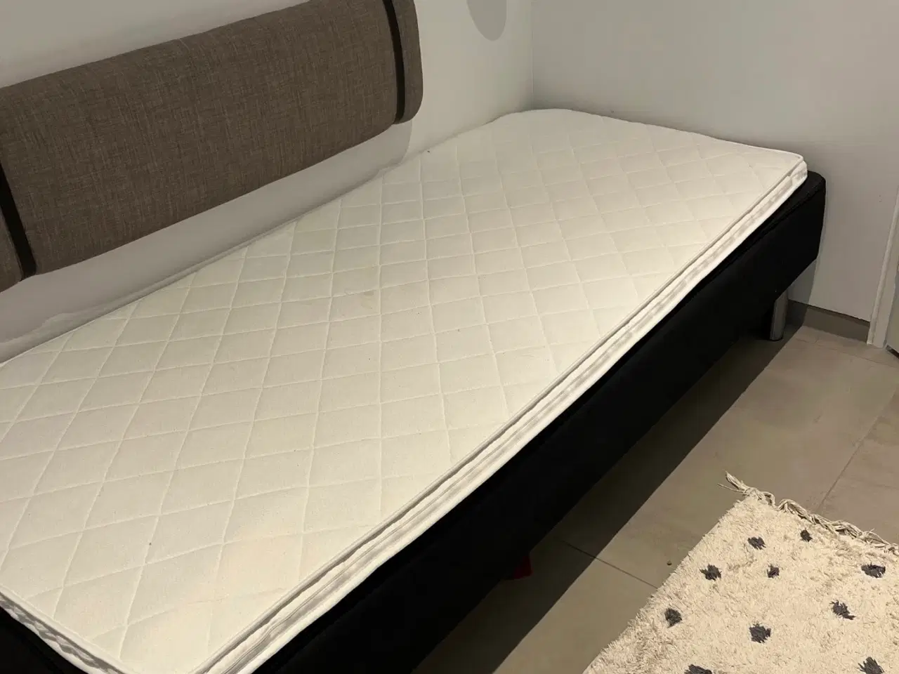 Billede 1 - Enkeltseng, boxmadras