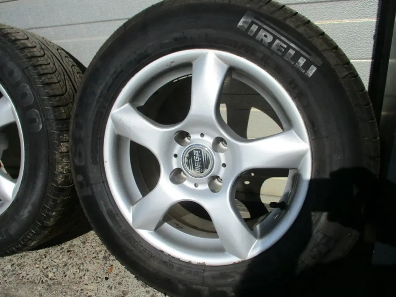 Billede 8 - 15" Mega 4x108 ET15 195/65/15" Pirelli sommerdæk