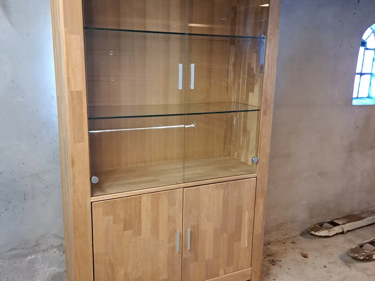 Billede 5 - Skænk, vitrine skab og tv.bord.