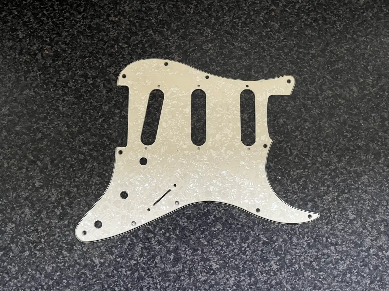 Billede 1 - 2 stk slagplader til Stratocaster 