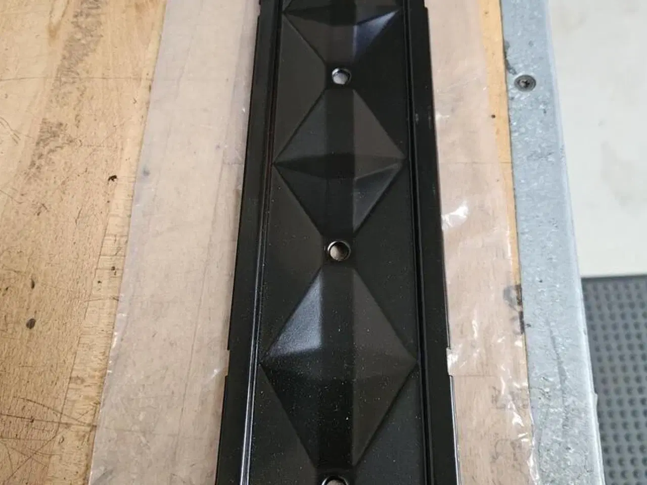 Billede 1 - Volvo Penta PUSH ROD COVER FOR 3,0 - 181