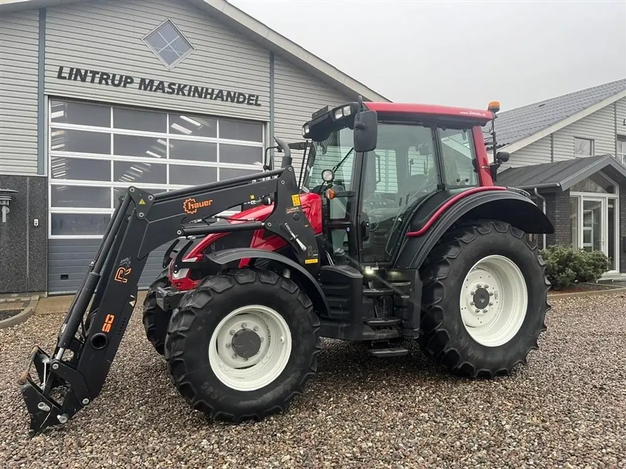 Billede 20 - Valtra N103 HiTech med krybegear og fuldhydraulisk frontlæsser på med Euro skifte samt 3die funktion