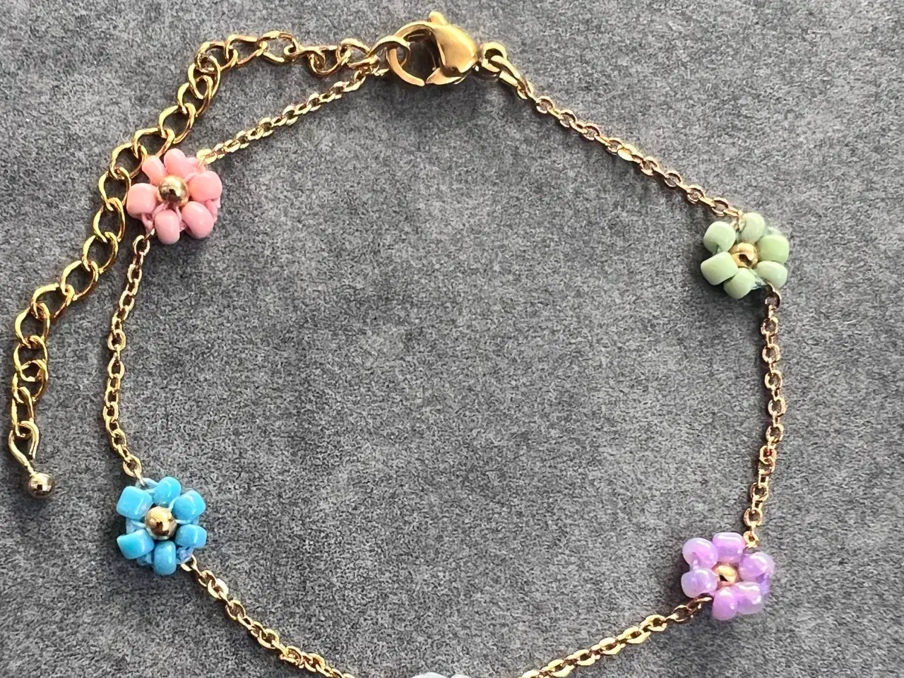Billede 4 - Nyt smukt Daisy armbånd, 18 karat guldbelagt 