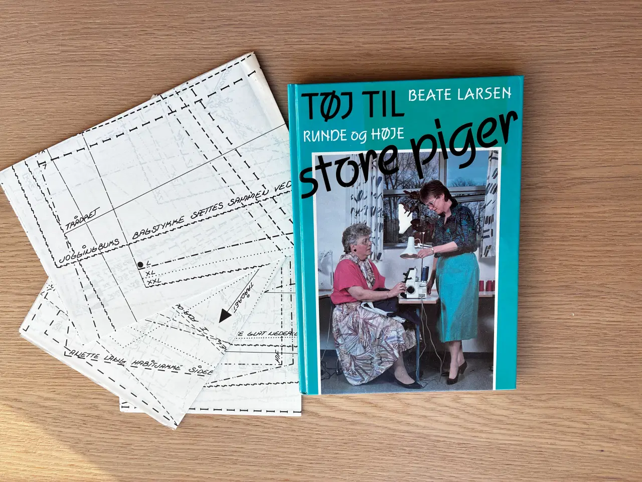 Billede 1 - Tøj til store piger - Runde og Høje