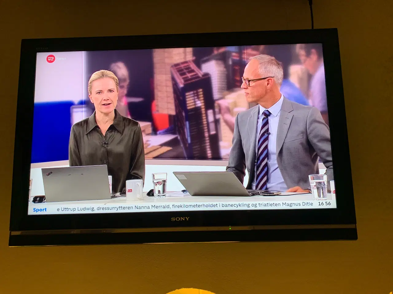 Billede 2 - TV SONY 40  tommer fladskærm TV. Fungerer perfekt.