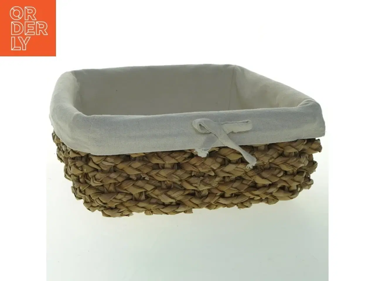 Billede 1 - Flettet kurv med stofindsats (str. 25 x 25 cm)