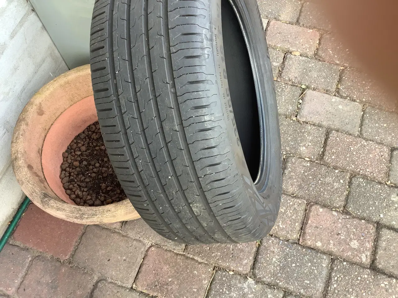 Billede 1 - Dæk til Mercefes 250 eqa