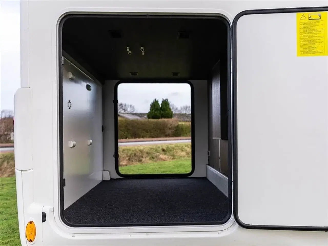 Billede 31 - 2023 - Benimar Sport 363 NK Ekstrem velholdt autocamper til familien