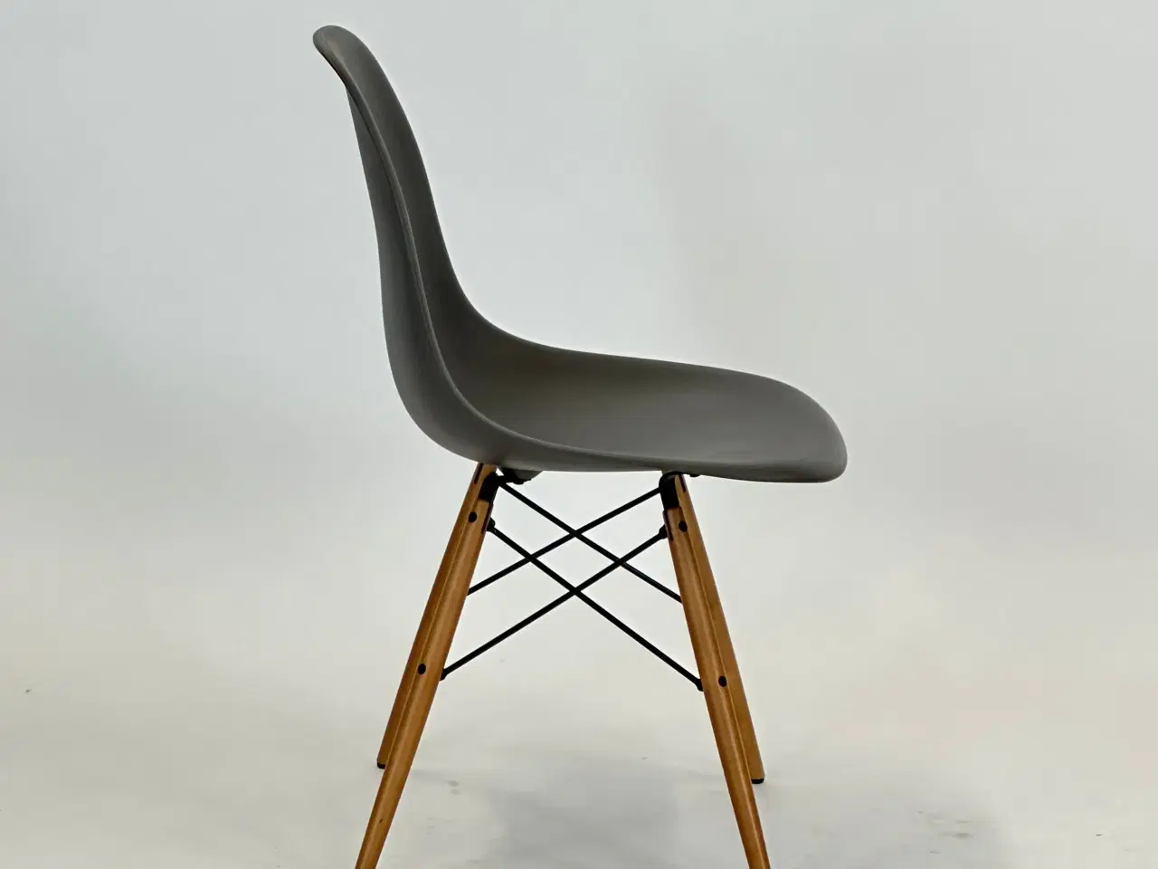 Billede 6 - Vitra Eames DSW Stol (56 Granite grey RE)