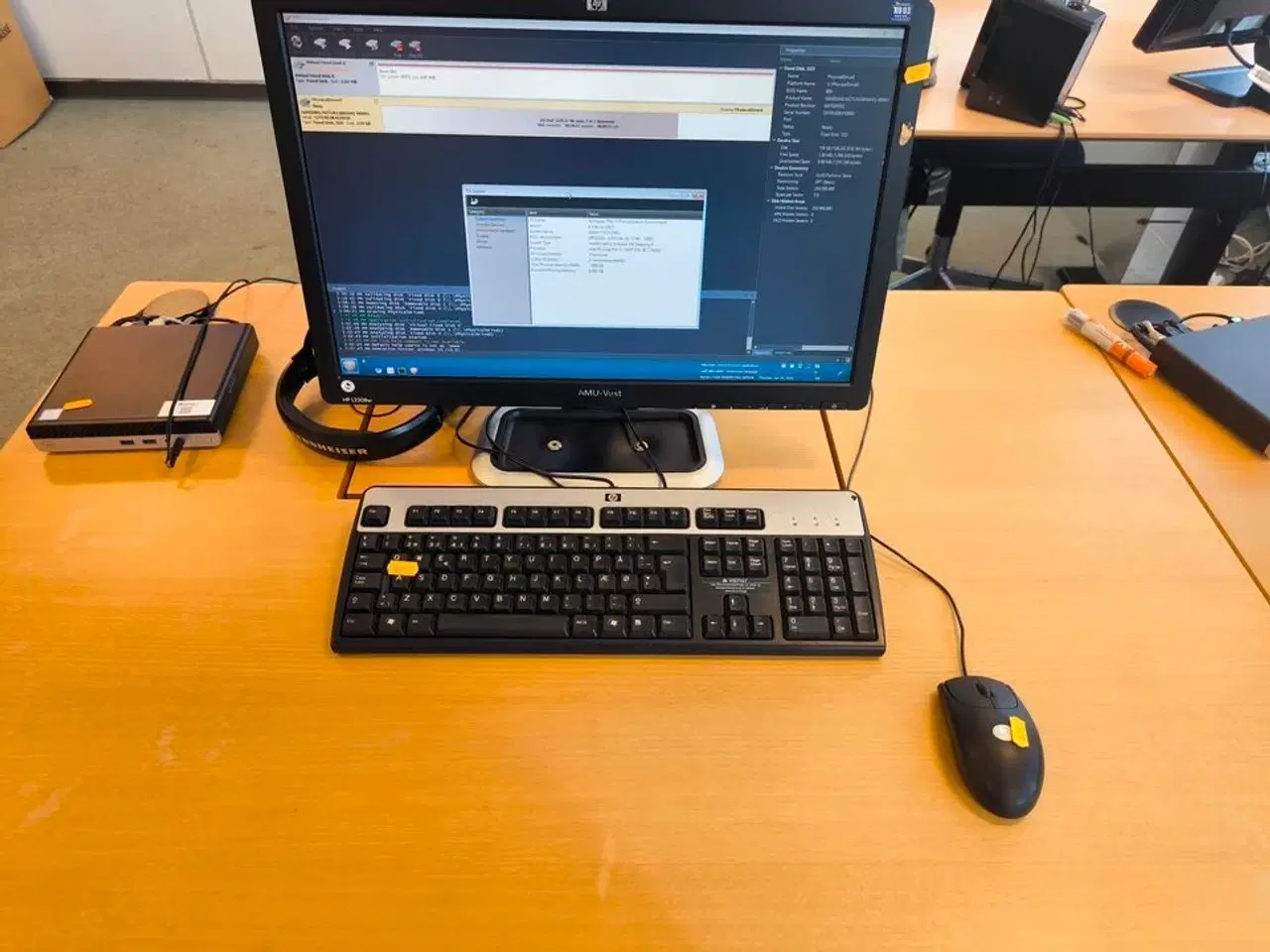 Billede 1 - Skærm 22" m. tastatur HP L2206w (PC medfølger ikke)