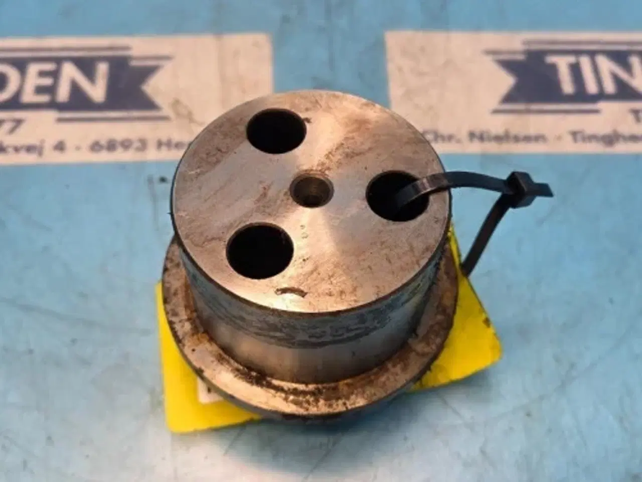 Billede 5 - Iveco F2CE9684L Afstandsstykke 504133017