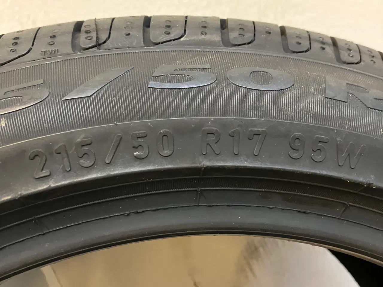 Billede 3 - Pirelli sommerdæk 150kr 