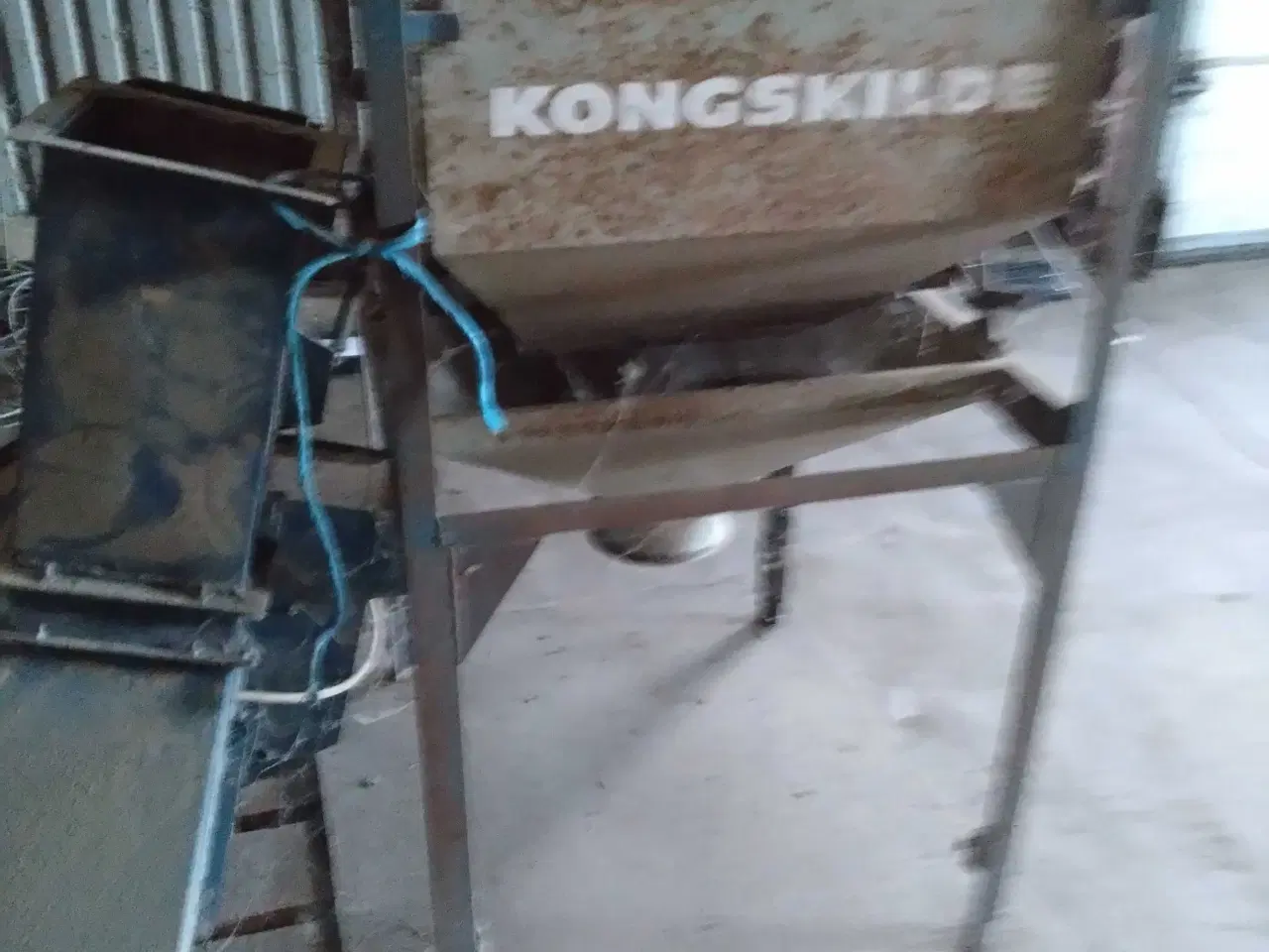 Billede 6 - Kornblæser med cellesluse,vægt og støvsuger