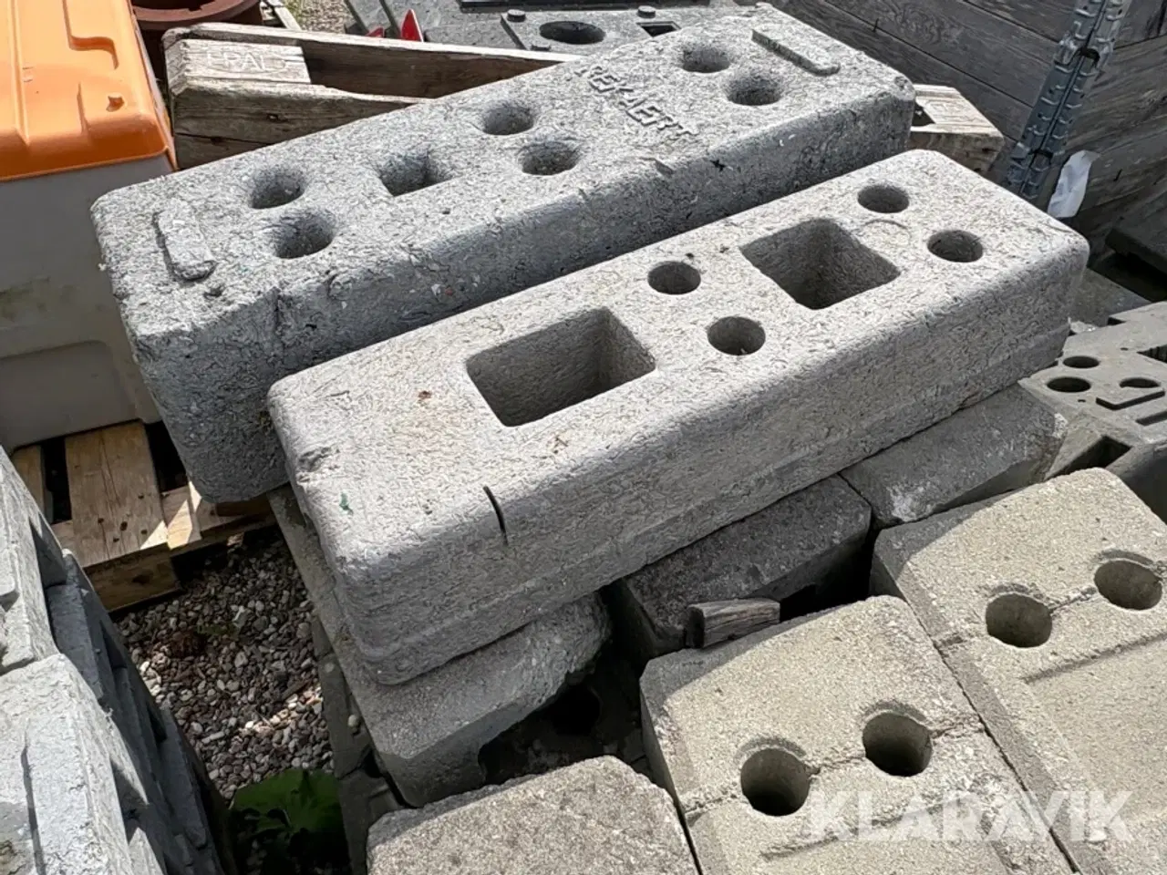 Billede 6 - Betonfødder til hegn 12 paller