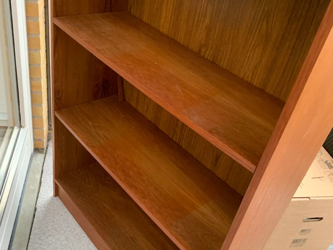 Billede 2 - Bogreol - muligvis i teaktræ