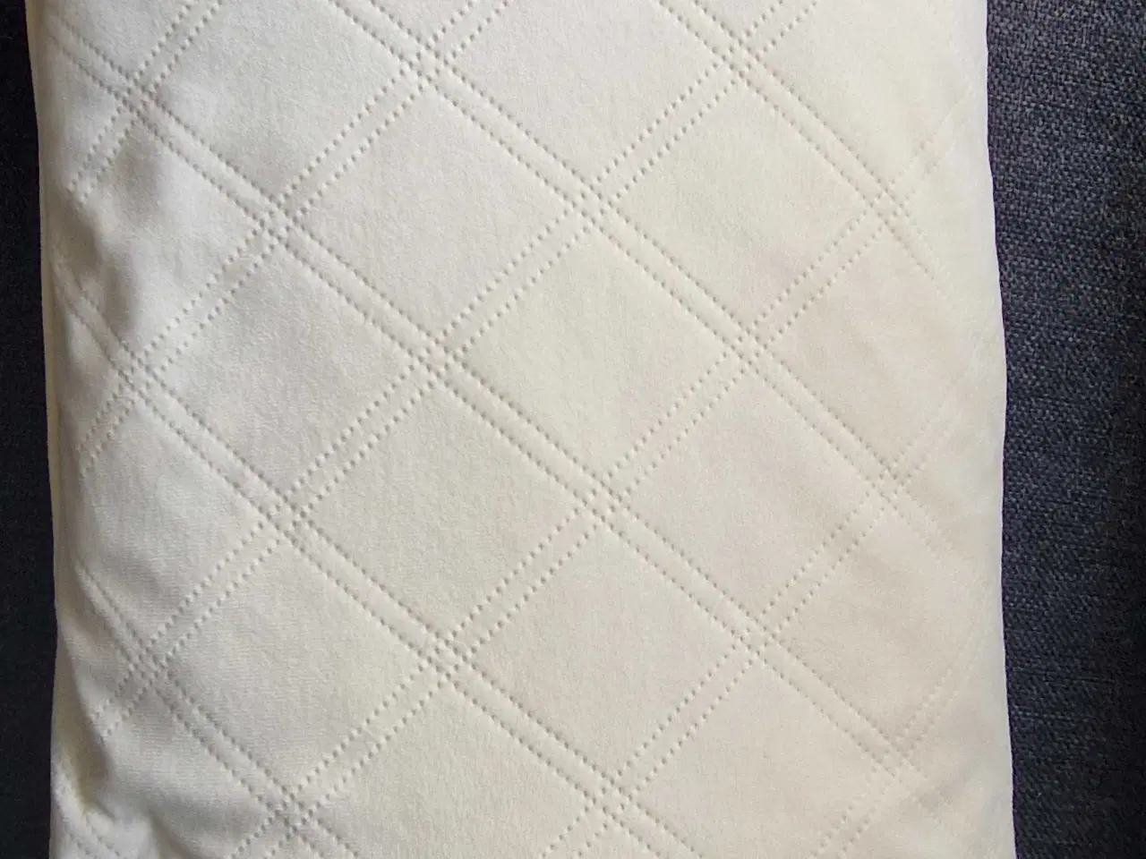 Billede 3 - Pyntepuder 2 stk, 25 x 45 cm