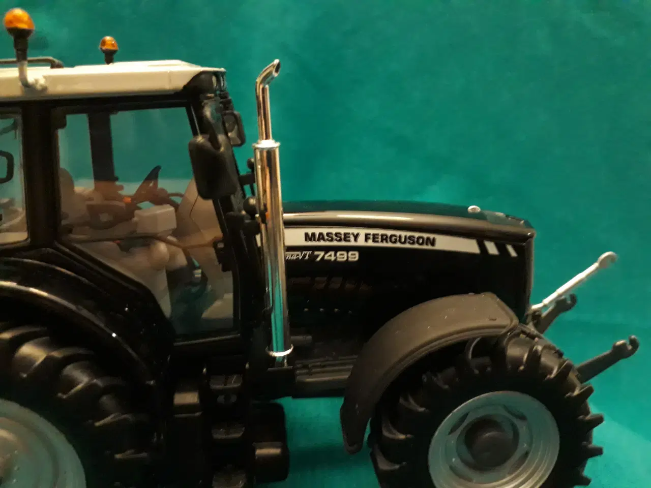 Billede 4 - Sort Massey Ferguson 7499 Traktor