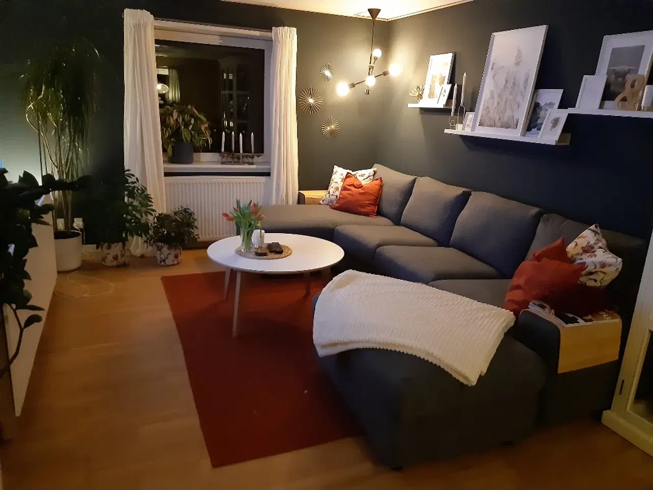 Billede 3 - Vimle 4 personers sofa med chaiselong og 1 stor pu