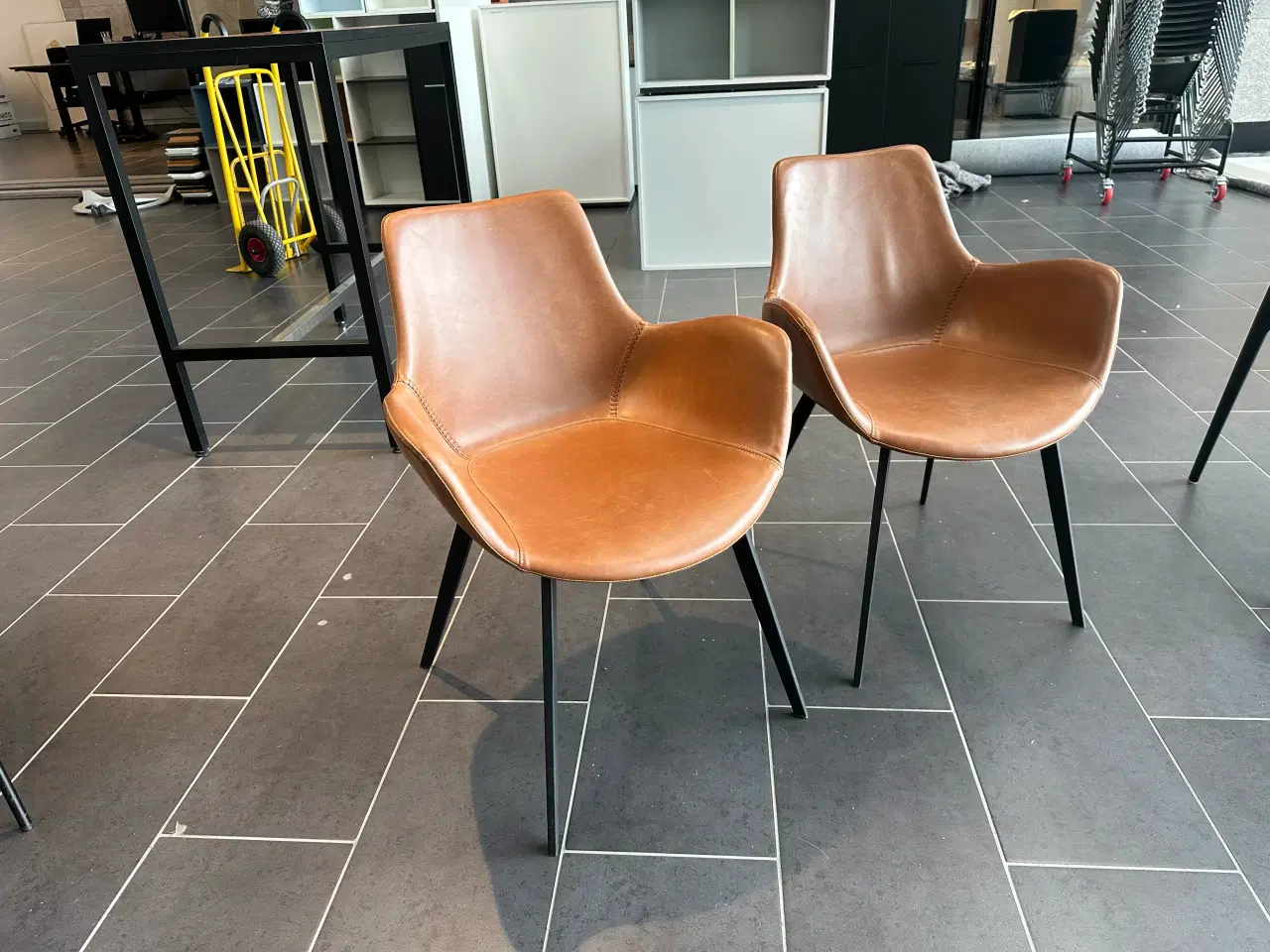 Billede 2 - Hype spisebordsstole i brun kunstlæder