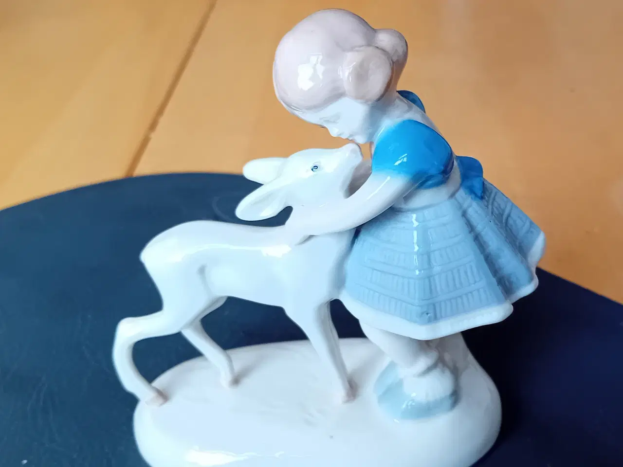 Billede 1 - Porcelænsfigur