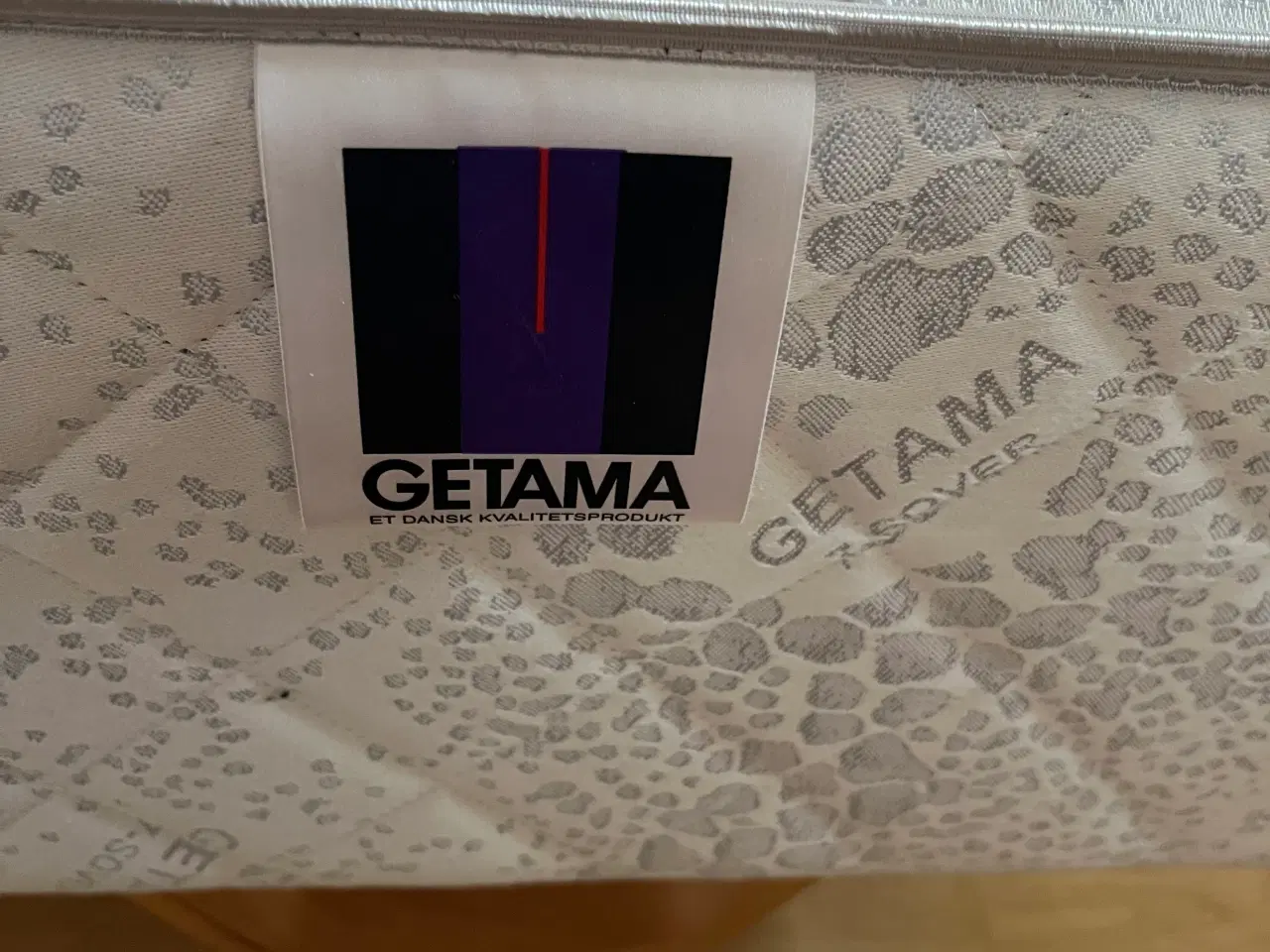 Billede 2 - Boksmadras incl. ben