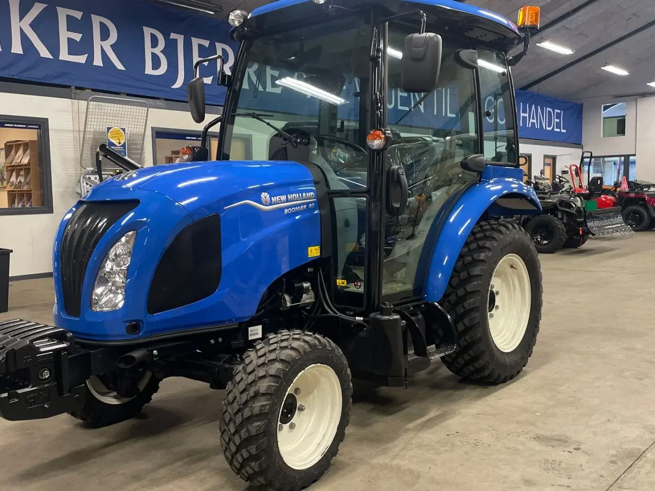 Billede 1 - New Holland BOOMER 40 HST Fabriksny