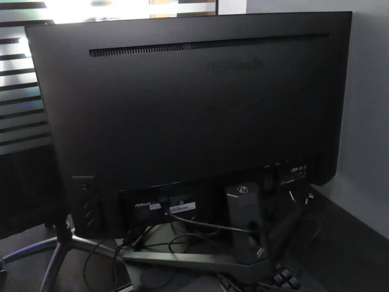 Billede 3 - 27" curved gaming monitor, ASROCK PHANTOM GAMING pg27f15rs1a
