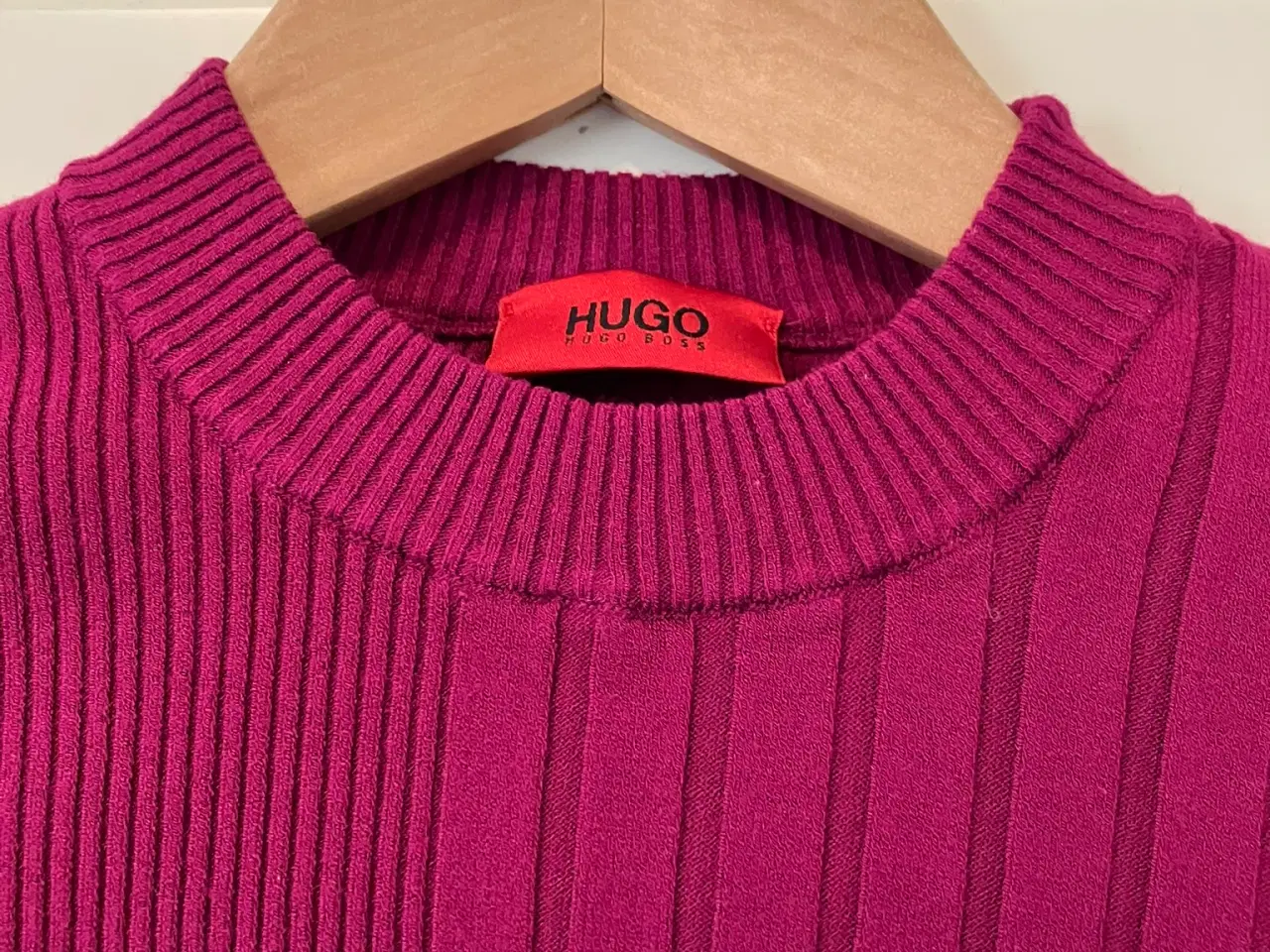 Billede 2 - Ubrugt Hugo Boss bluse