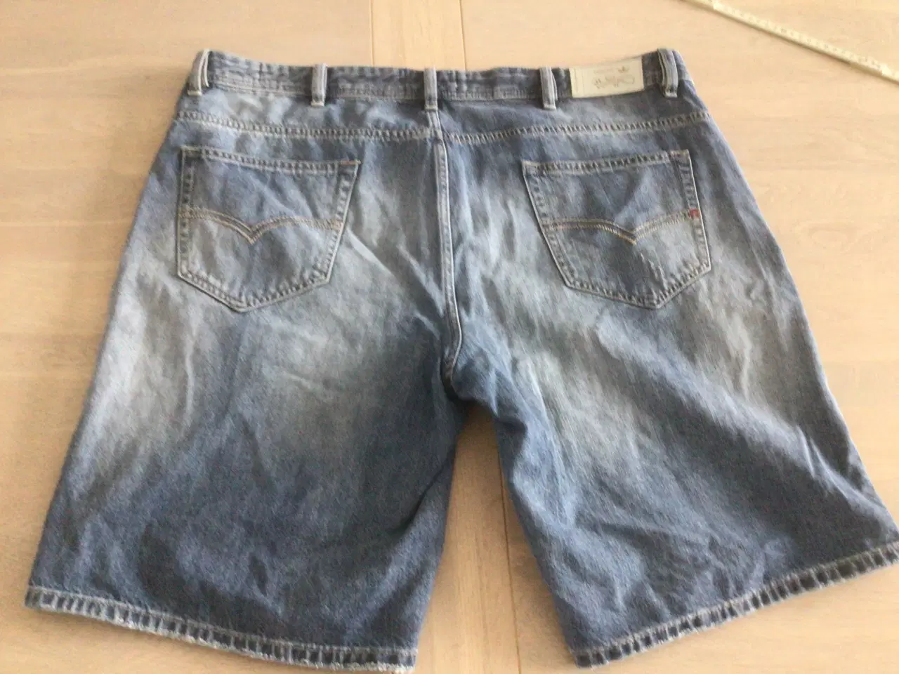 Billede 2 - Shorts 42 m/lynlås - Replika