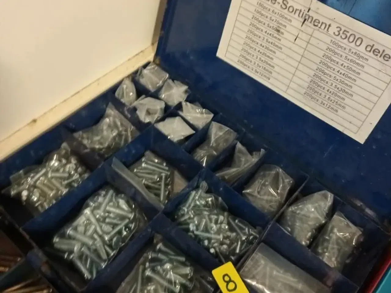 Billede 4 - Sortimentskasser med bla. Bremsedele og clips til ældre biler, skruer og møtrikker