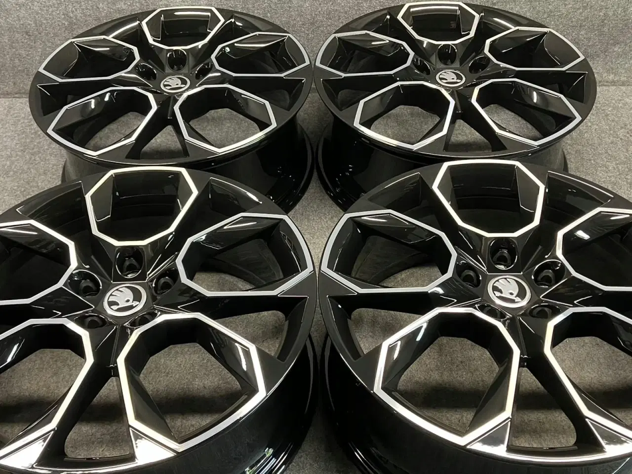 Billede 6 - ALUÆLGE SKODA OCTAVIA 3 RS 5E0 XTREME 19"