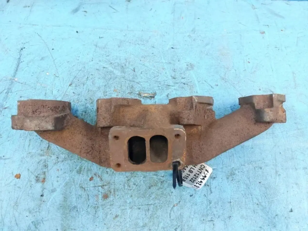 Billede 6 - New Holland LB115 B Udstødningsmannifold 87802795