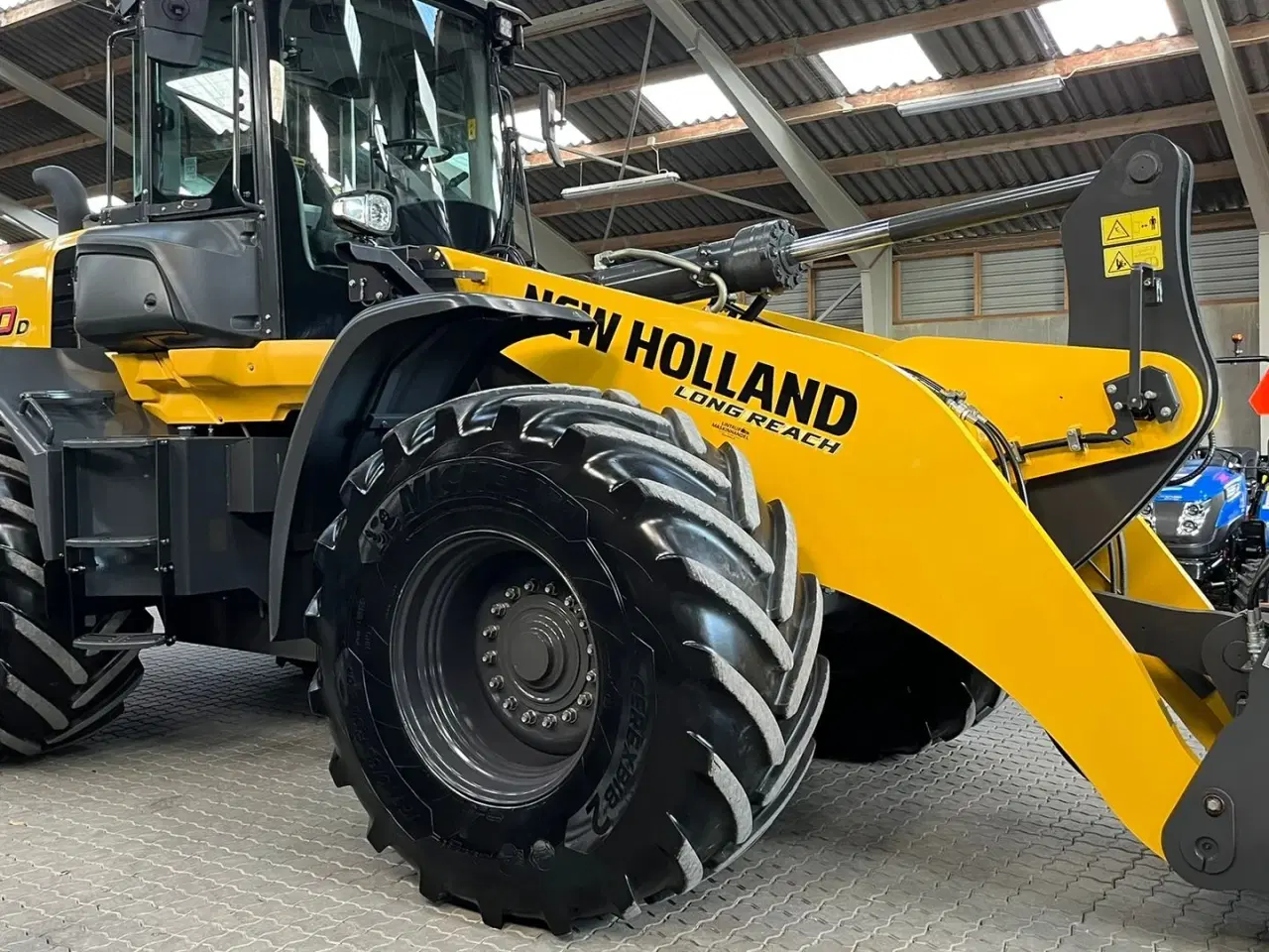 Billede 24 - New Holland W190D DK-Model. LONG REACH med de høje VF 710/65R30 hjulmontering