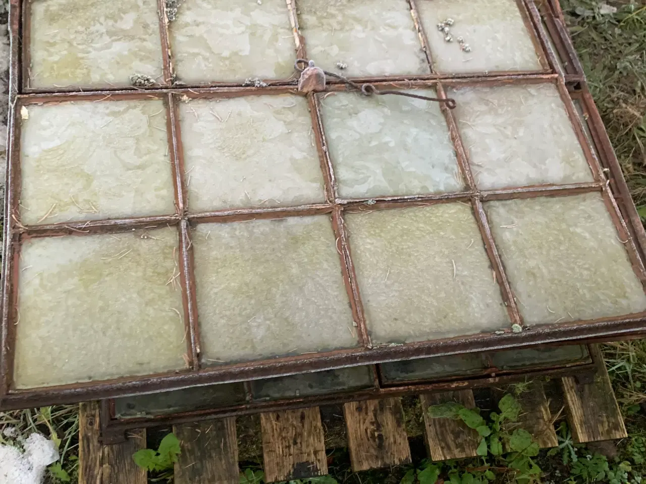 Billede 1 - støbejerns stald vinduer