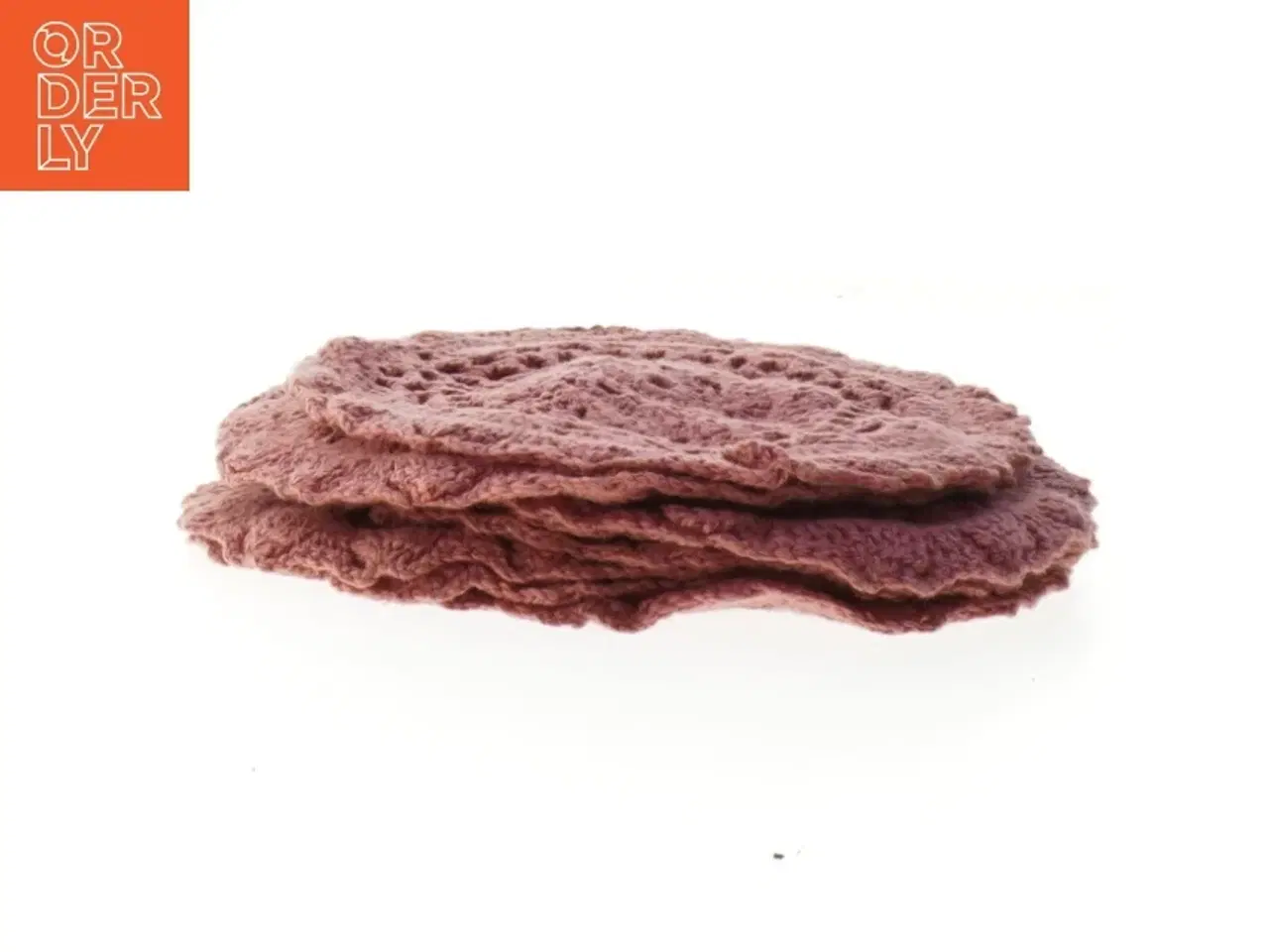 Billede 3 - Kaffesæt med undertallerkner og servietter (str. 6 undertallerkner. ø. 14 cm. 4 kopper. ø. 7,5 cm. længde. 5 cm. 10. servietter. &