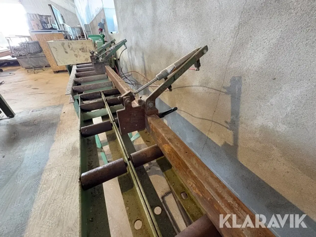 Billede 6 - Industrikapsav / afkortersav K. Lykke Laursen AAK med rullebaner og båndtransportør