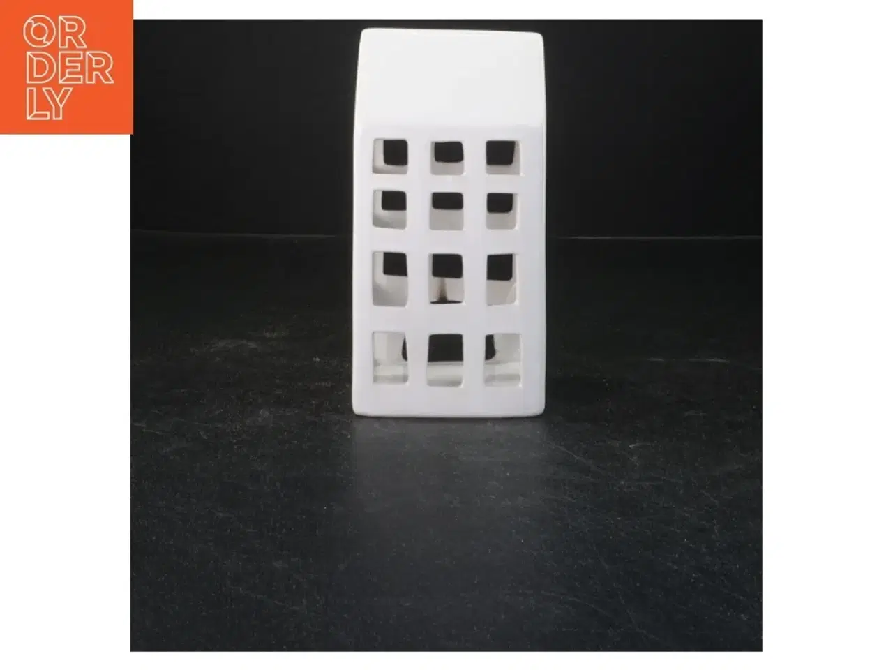 Billede 1 - Keramik lysestage formet som bygning (str. 18x9x6 cm)