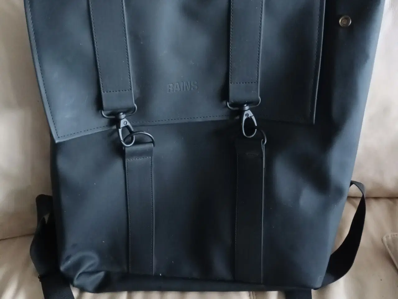 Billede 1 - Stor Ny Rains Rygsæk 42x37 cm Nypris 1000,-kr
