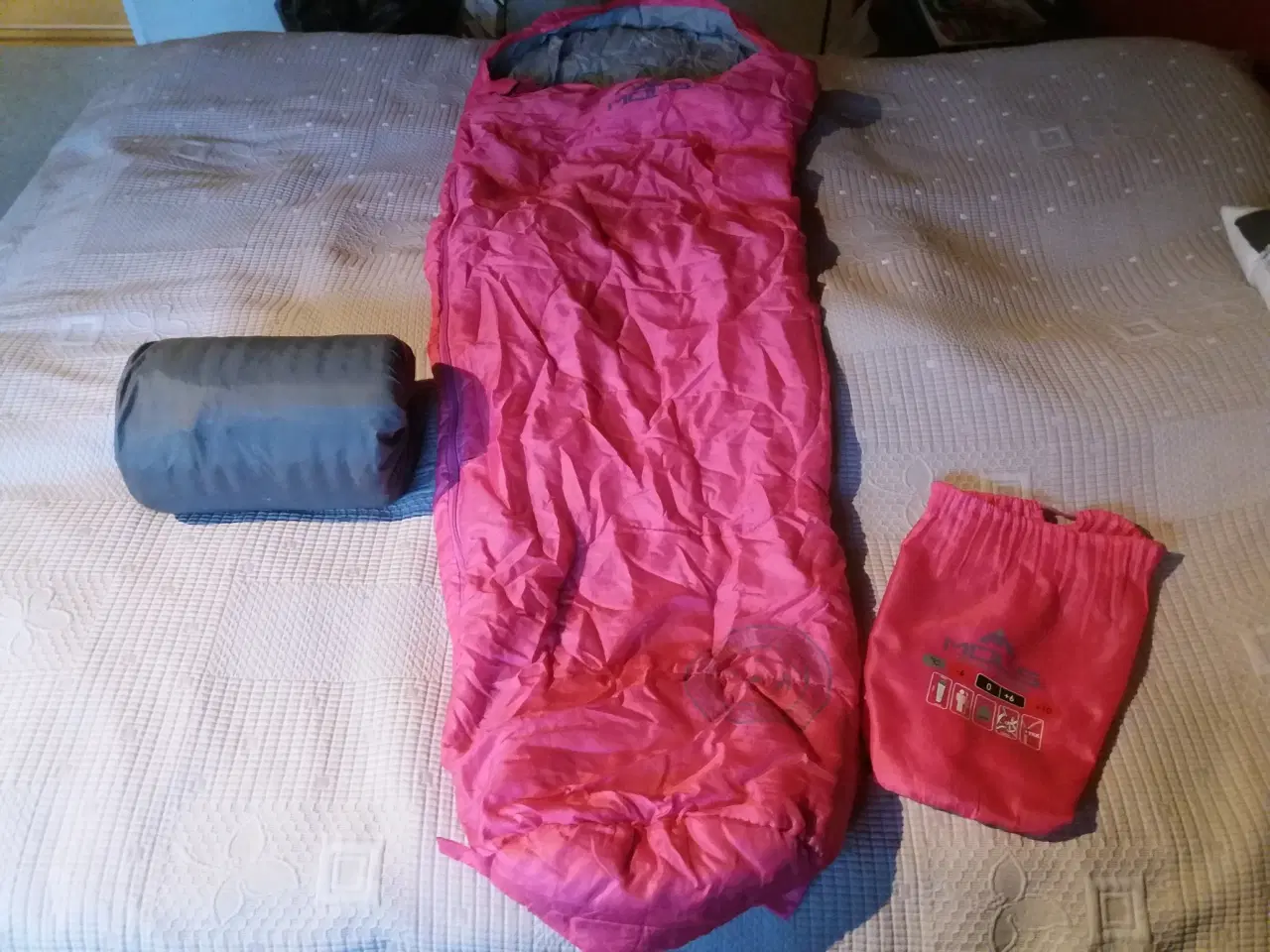 Billede 1 - Sovepose og liggeunderlag til børn