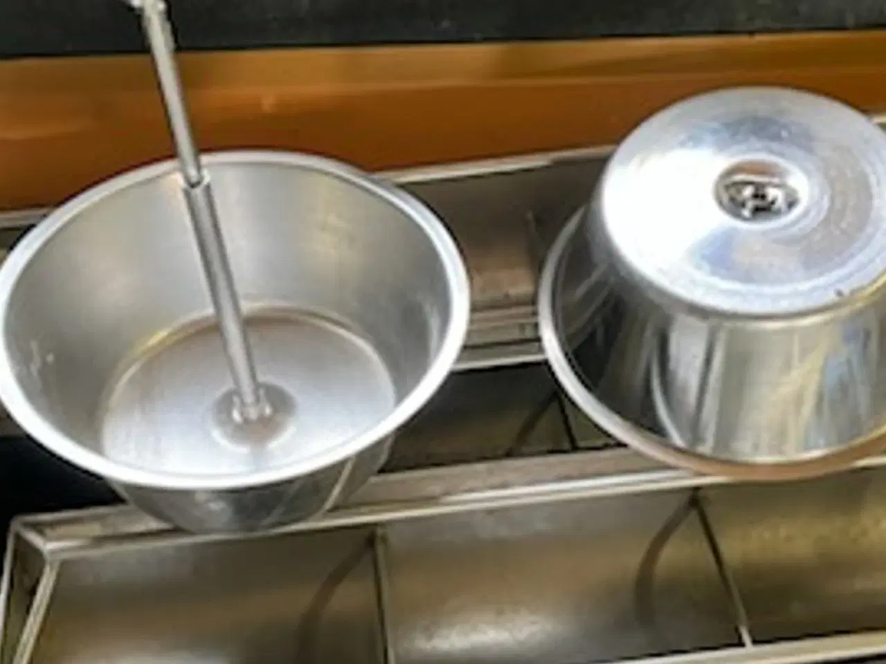 Billede 1 - - - - - - - Rundtrug, rustfrie, til ny-fravænnede grise
