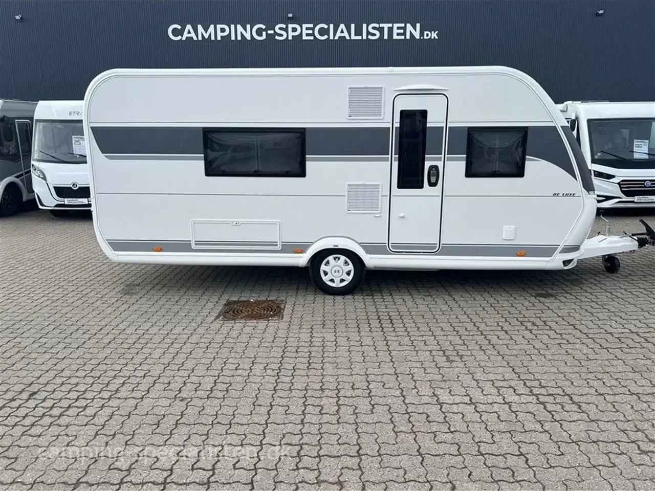 Billede 1 - 2026 - Hobby De Luxe 495 WFB   2025 Hobby 495 WFB De Luxe - se den nu hos Camping-Specialisten.dk i Silkeborg