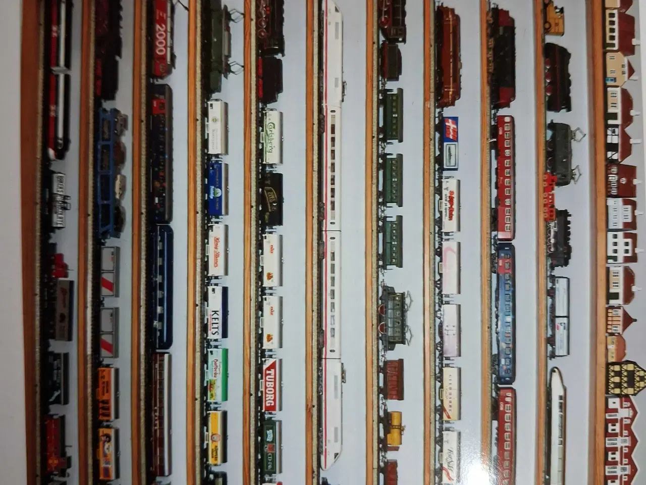 Billede 4 - Vitrineskab til modeltog, modelbiler eller lign sa