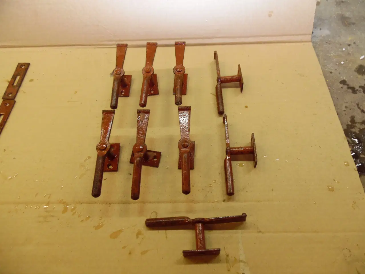 Billede 1 - låsebeslag til skodder